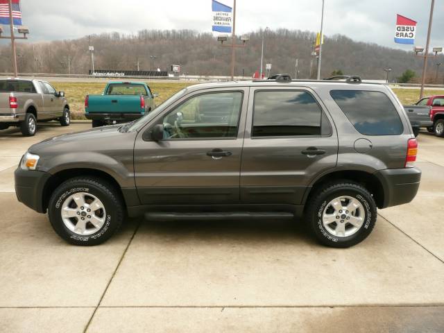 Ford Escape 2005 photo 1