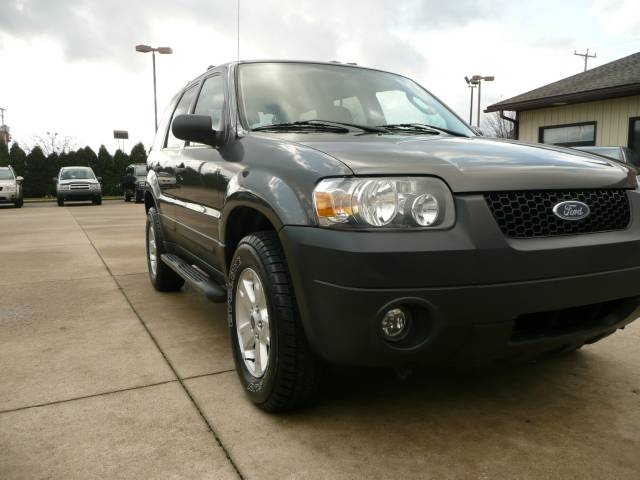 Ford Escape 2005 photo 2