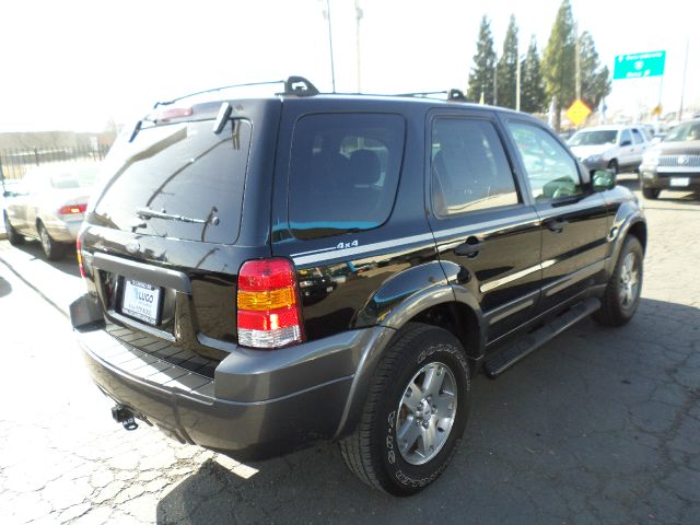 Ford Escape 2005 photo 2