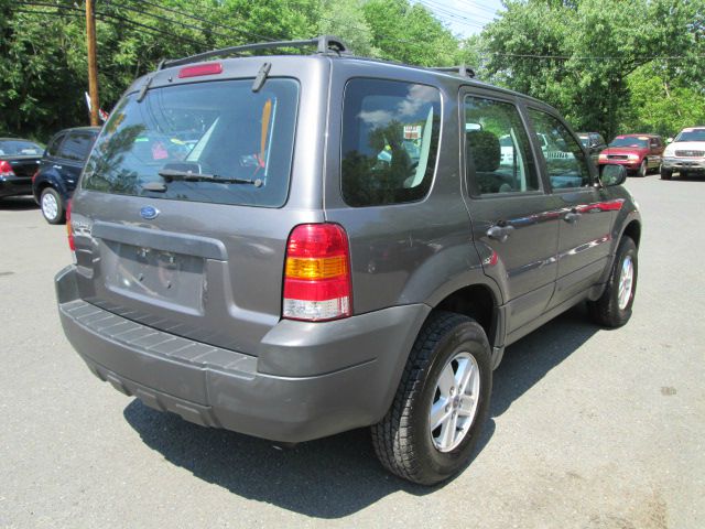 Ford Escape 2005 photo 2