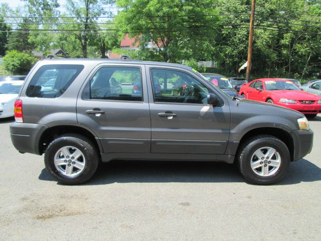 Ford Escape 2005 photo 9