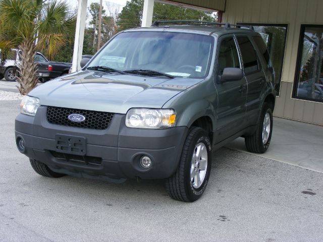 Ford Escape 2005 photo 1