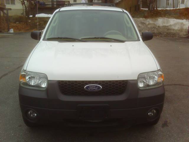 Ford Escape 2005 photo 1