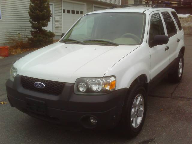 Ford Escape 2005 photo 2