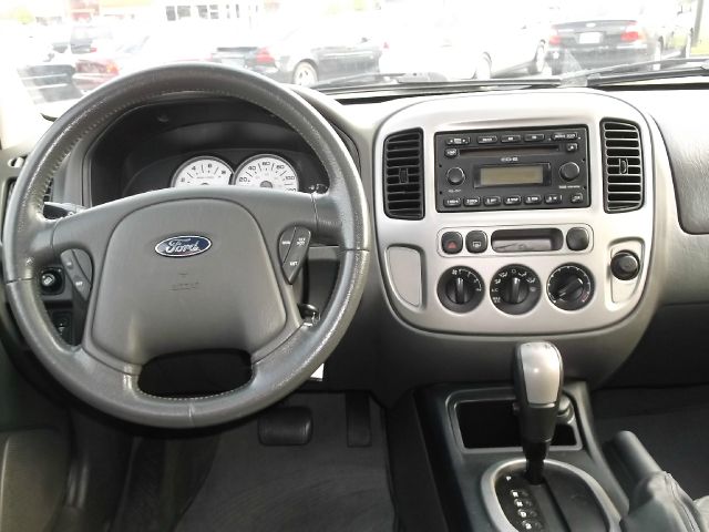 Ford Escape 2005 photo 8