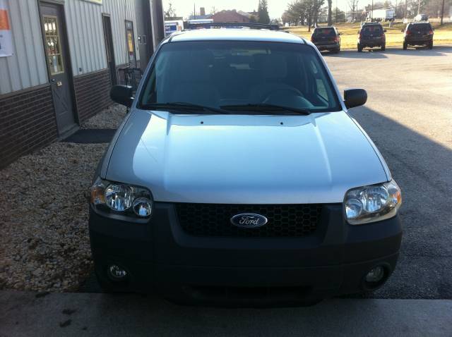 Ford Escape 2005 photo 2