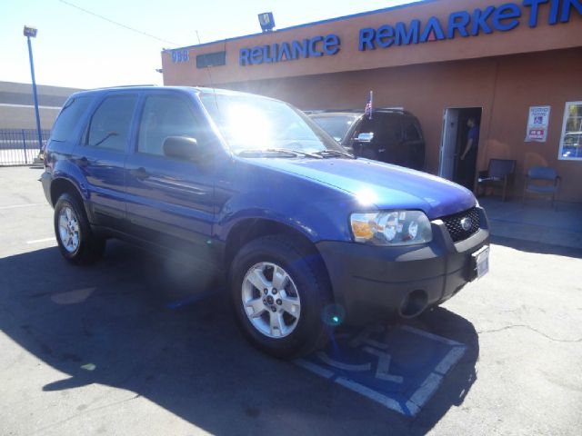 Ford Escape 2005 photo 1