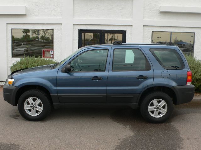 Ford Escape 2005 photo 1