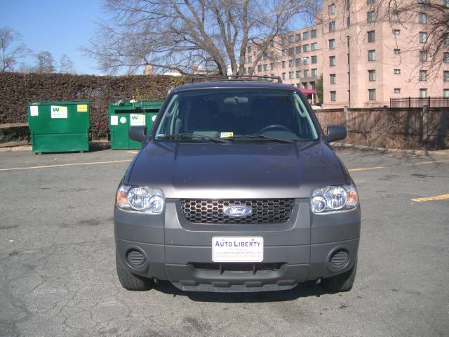 Ford Escape 2005 photo 1