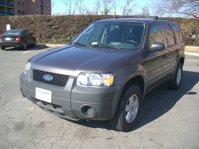 Ford Escape 2005 photo 2