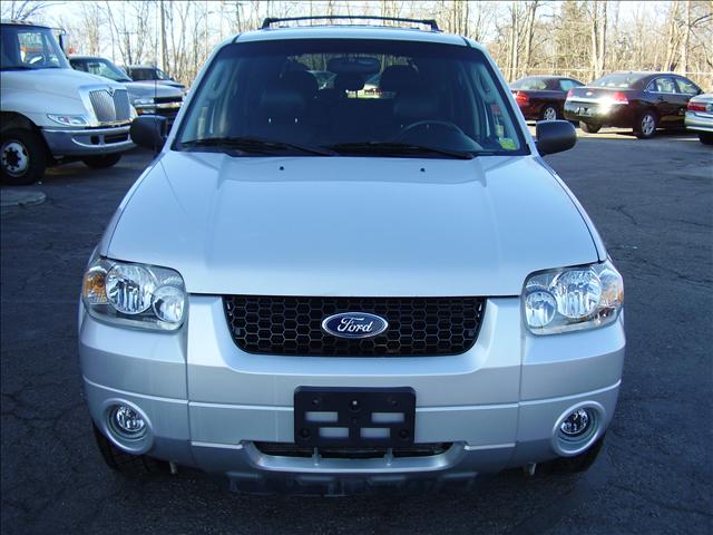 Ford Escape 2005 photo 1