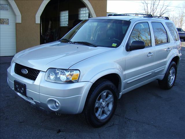 Ford Escape 2005 photo 2