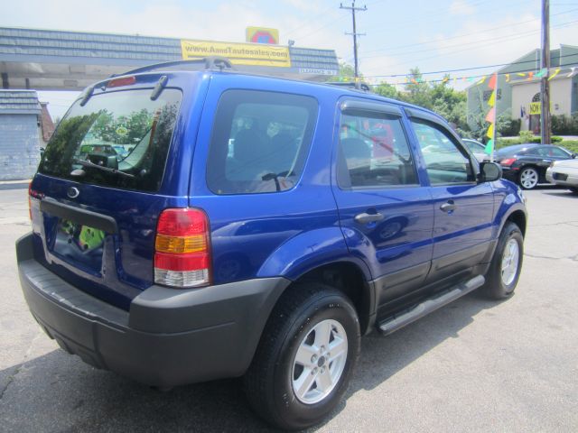 Ford Escape 2005 photo 1