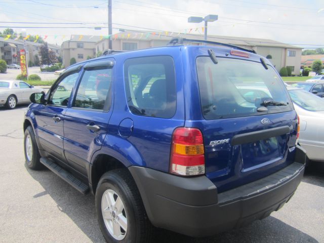 Ford Escape 2005 photo 2