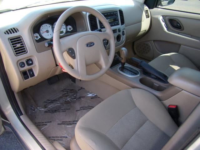 Ford Escape 2005 photo 3