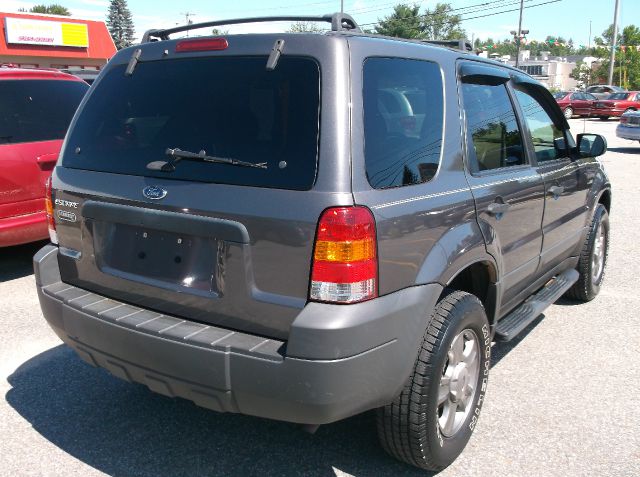 Ford Escape 2005 photo 2