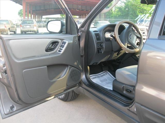 Ford Escape 2005 photo 1