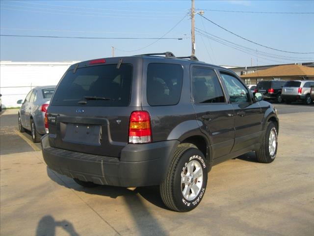 Ford Escape 2005 photo 2