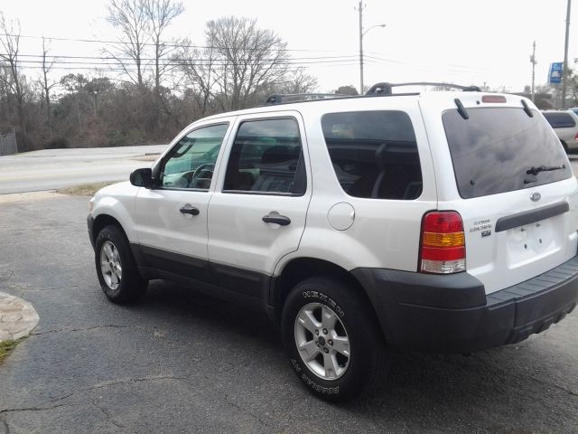 Ford Escape 2005 photo 1