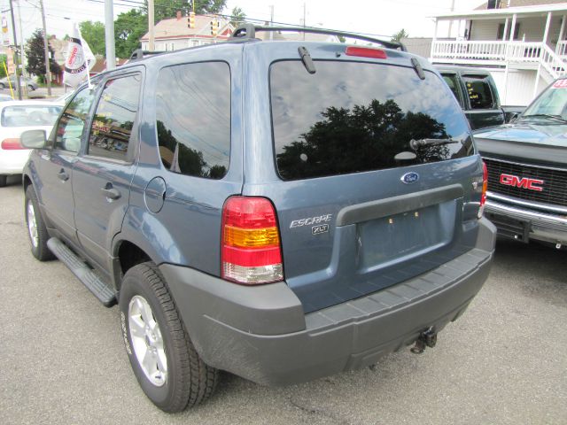 Ford Escape 2005 photo 1