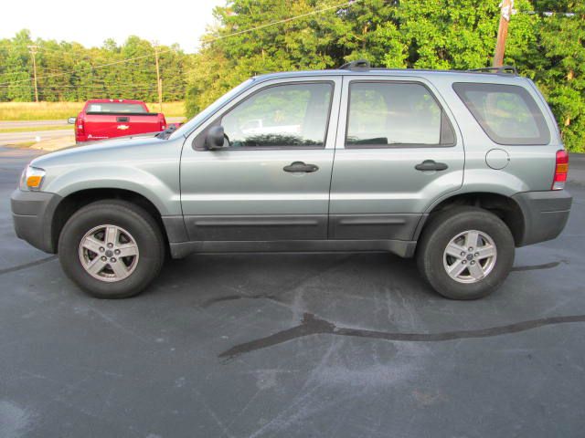 Ford Escape 2005 photo 1