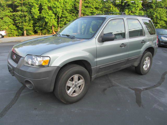 Ford Escape 2005 photo 2