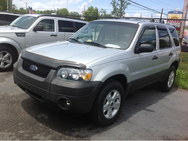 Ford Escape 2005 photo 1