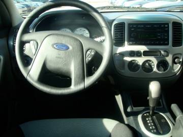 Ford Escape 2005 photo 2