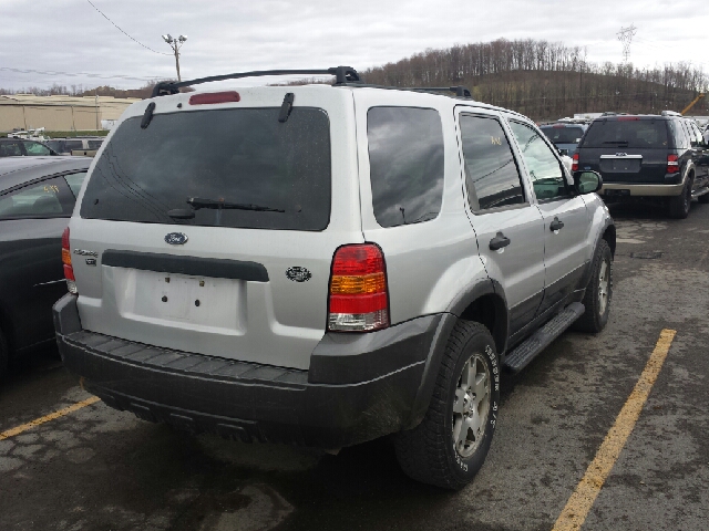 Ford Escape 2005 photo 2