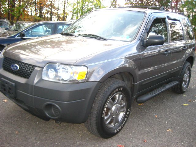 Ford Escape 2005 photo 1