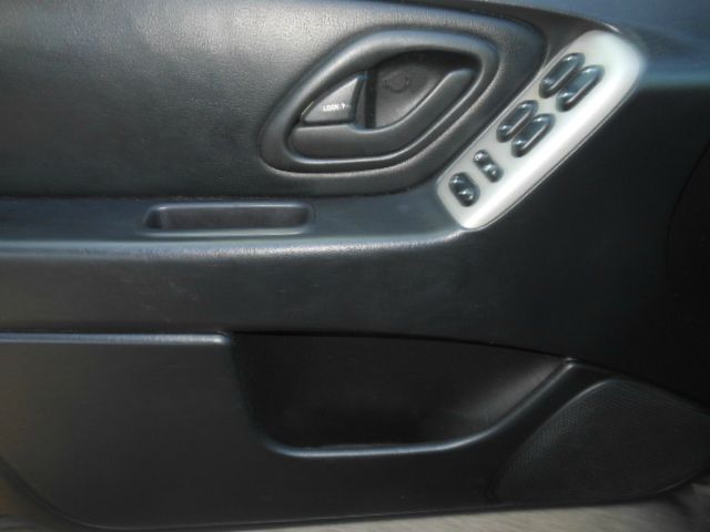 Ford Escape 2005 photo 11