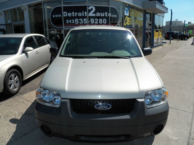 Ford Escape 2005 photo 1