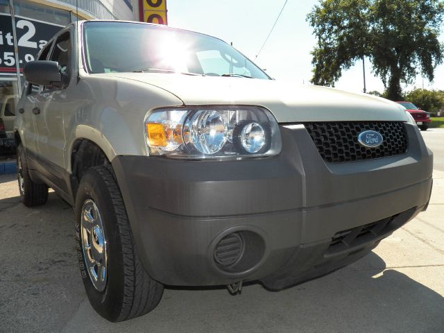 Ford Escape 2005 photo 2