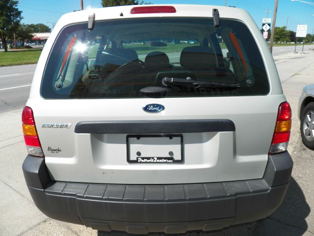 Ford Escape 2005 photo 3