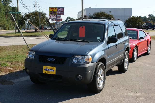 Ford Escape 2005 photo 1