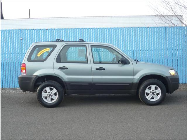 Ford Escape 2005 photo 2