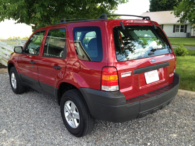 Ford Escape 2005 photo 1