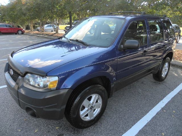 Ford Escape 2005 photo 2