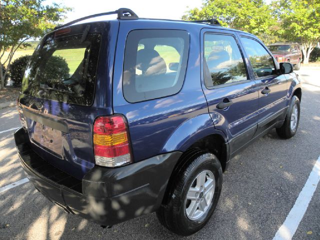 Ford Escape 2005 photo 3