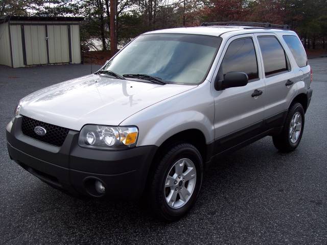 Ford Escape 2005 photo 2