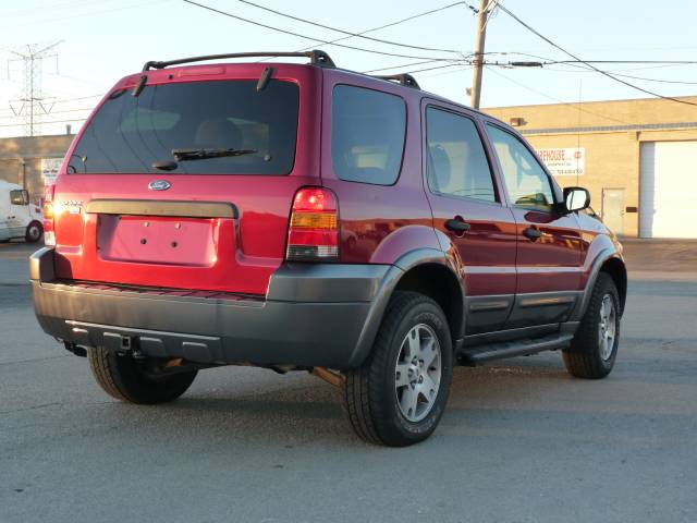 Ford Escape 2005 photo 2