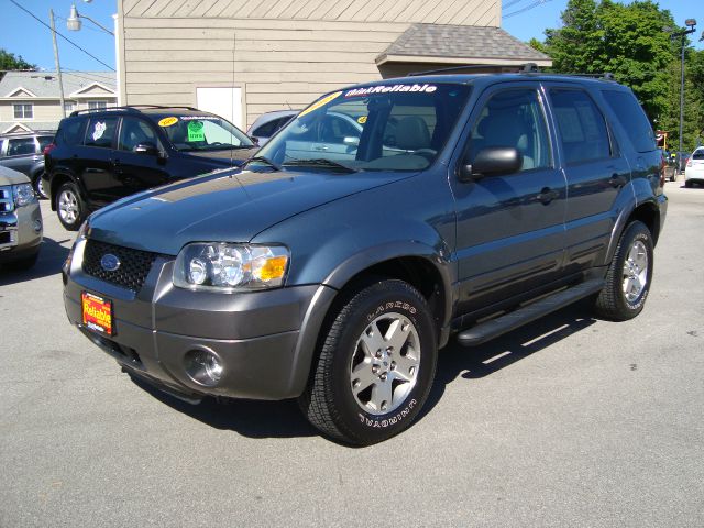 Ford Escape 15 SUV