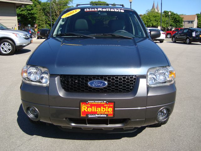 Ford Escape 2005 photo 2