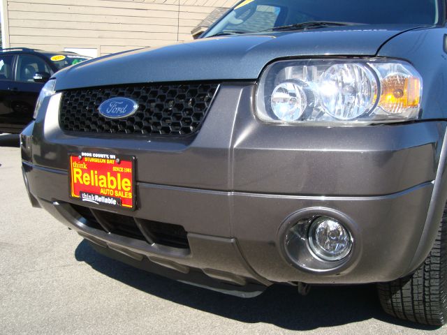 Ford Escape 2005 photo 3