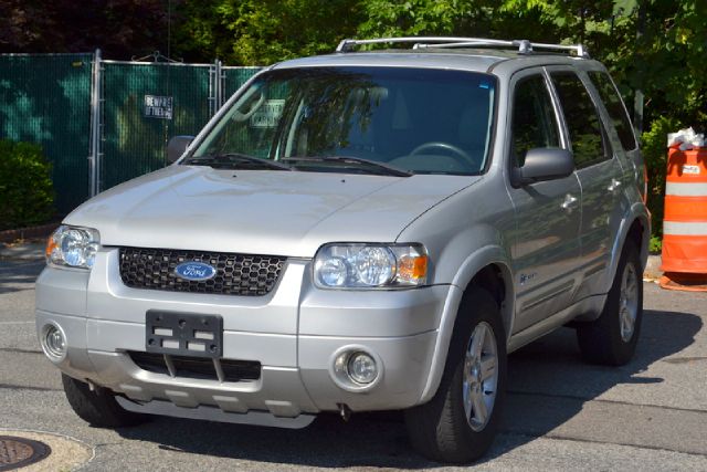 Ford Escape 2005 photo 1