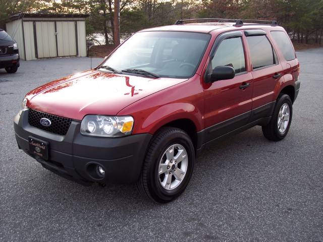 Ford Escape 2005 photo 2