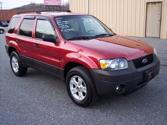 Ford Escape 2005 photo 3