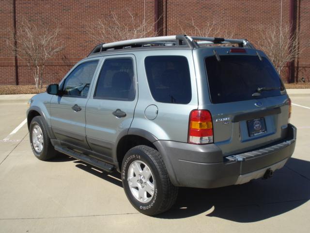 Ford Escape 2005 photo 2