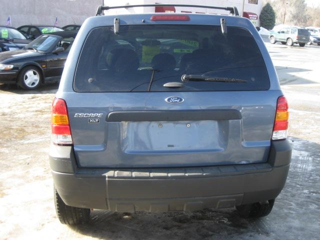 Ford Escape 2005 photo 2