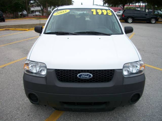 Ford Escape 2005 photo 1